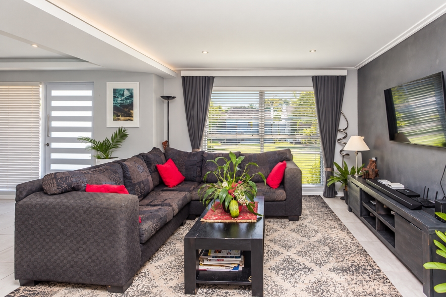 3 Bedroom Property for Sale in Plattekloof Glen Western Cape